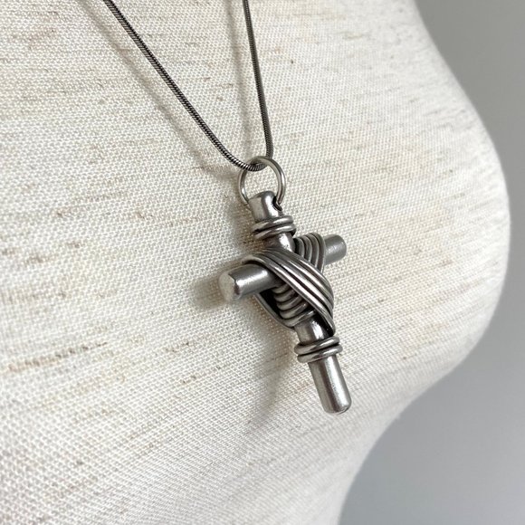 Sterling Silver 925 ZINA 2" Heavy Shrouded Cross Pendant Necklace 24" Chain 39g - Picture 3 of 16